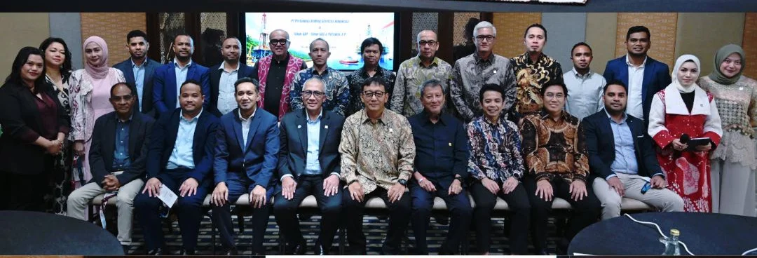 Foto : Jajaran&nbsp;Pertamina Drilling dan TIMOR GAP dalam kegiatan penandatangan MoU di Bali.